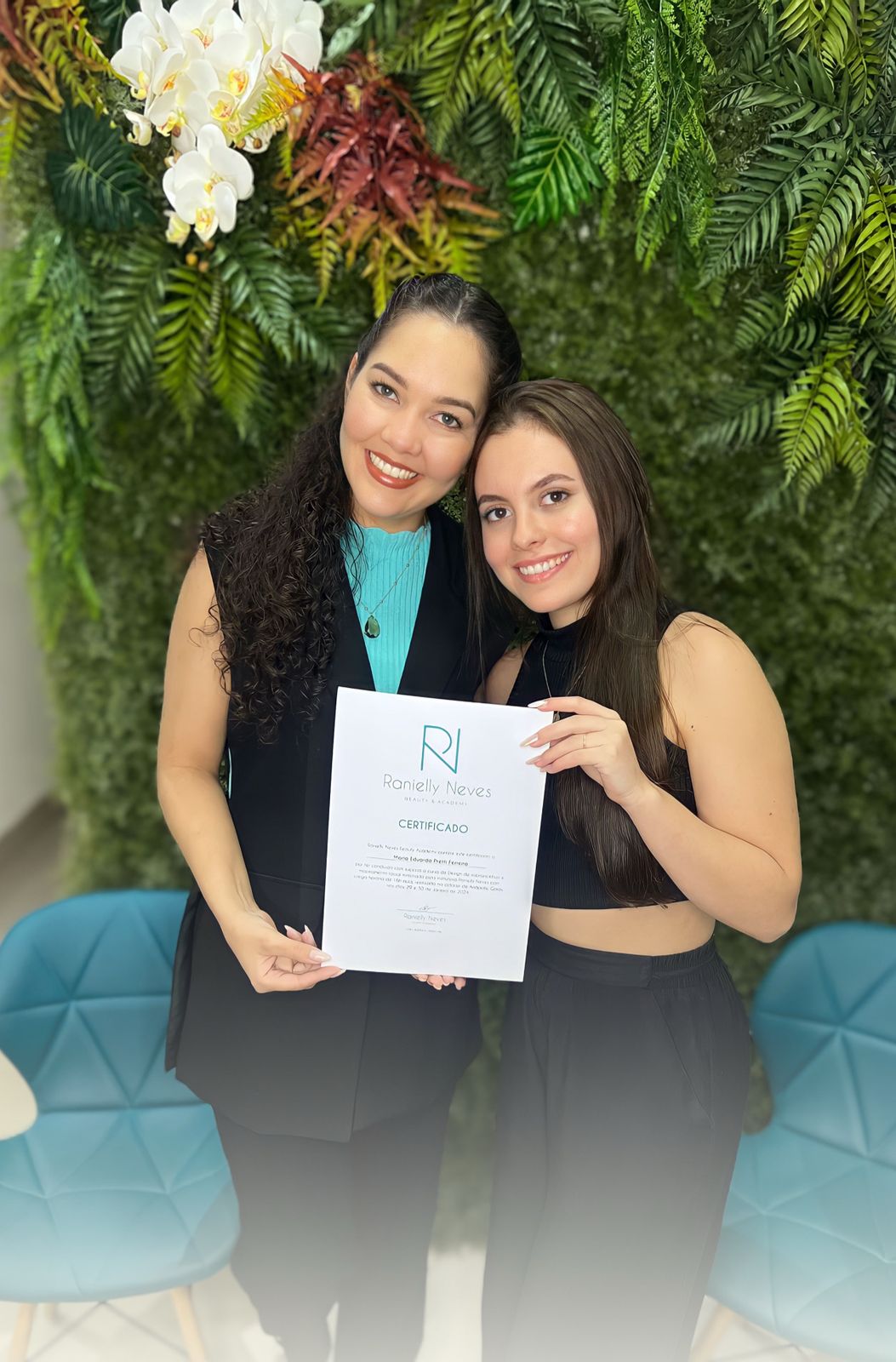 Aluna formada com certificado